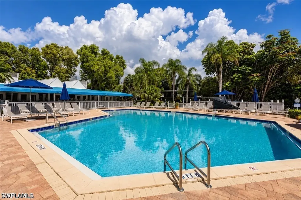 600 Neapolitan Way Naples FL 34103