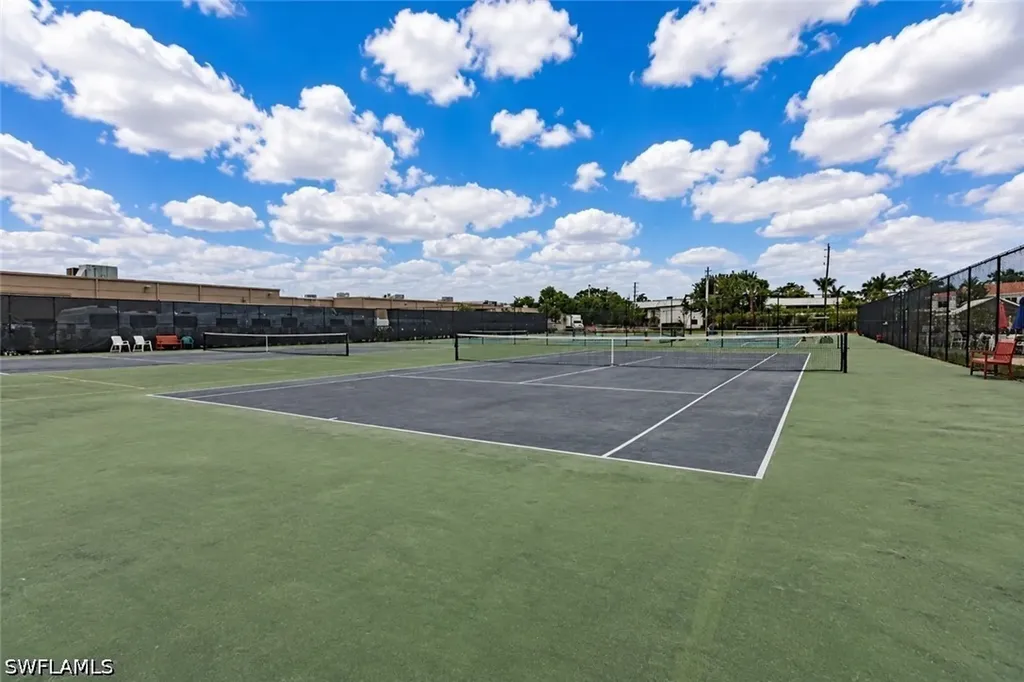 600 Neapolitan Way Naples FL 34103