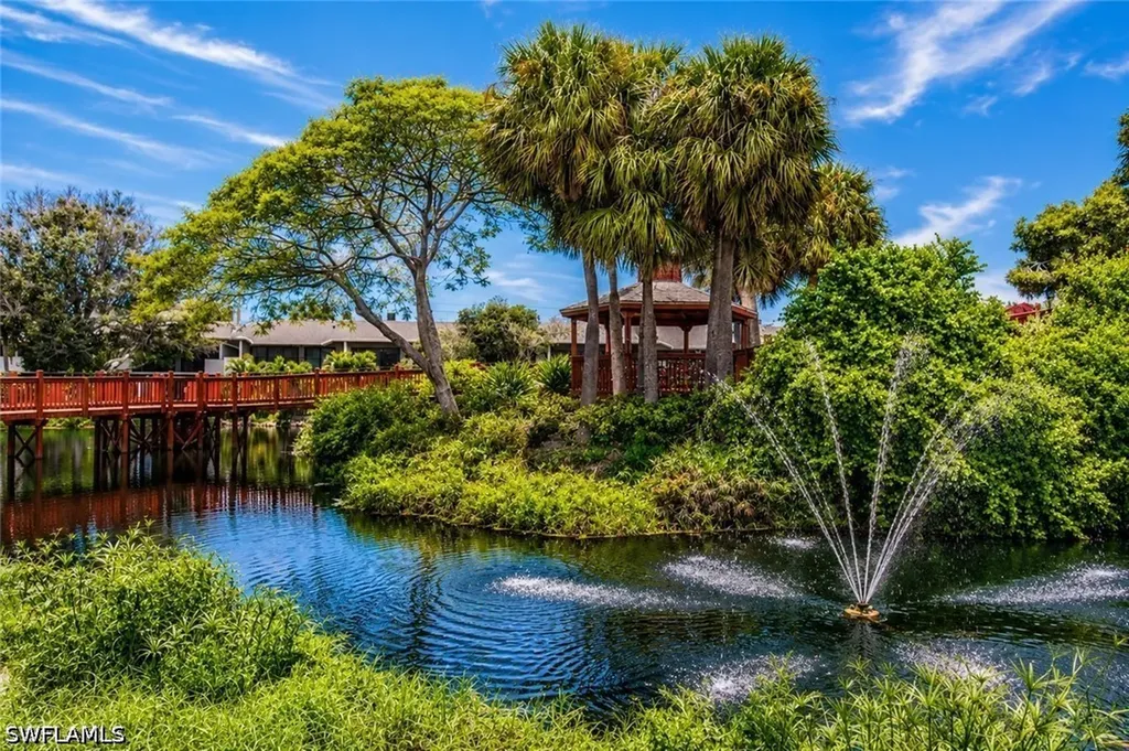 600 Neapolitan Way Naples FL 34103