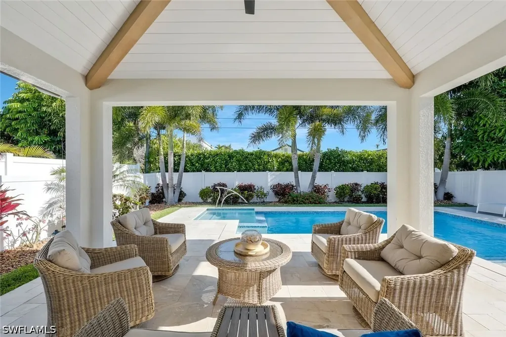 715 102nd Avenue N Naples FL 34108