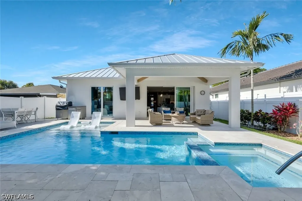 715 102nd Avenue N Naples FL 34108