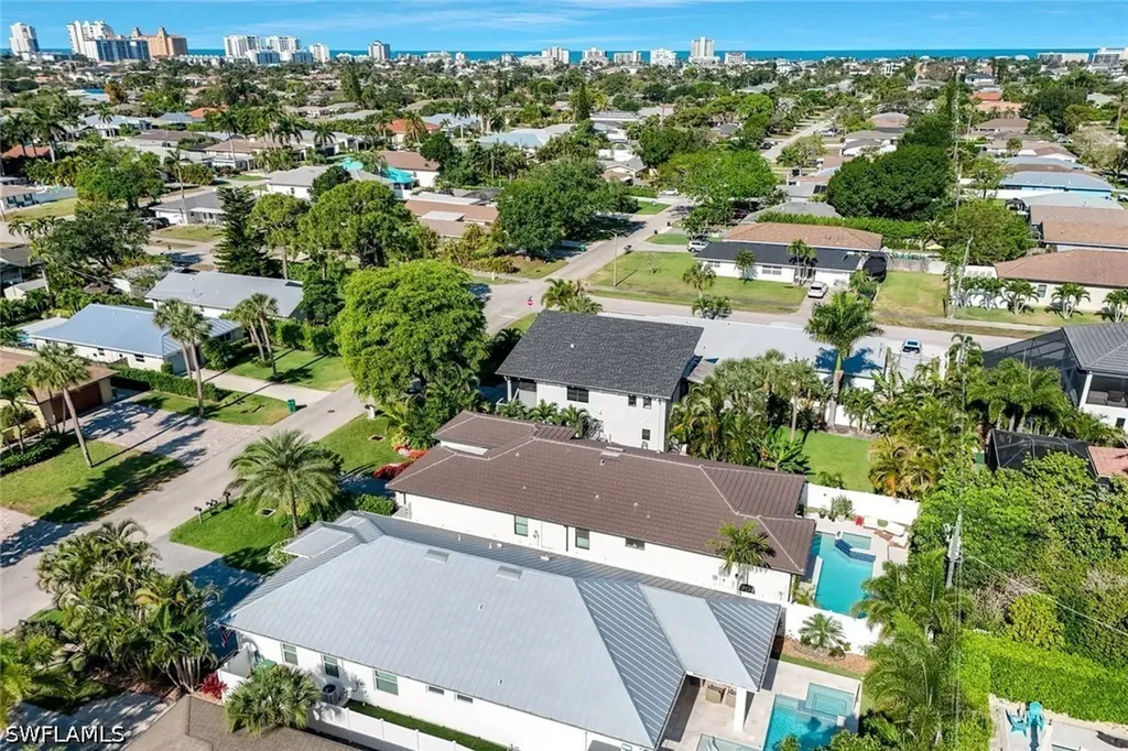 715 102nd Avenue N Naples FL 34108