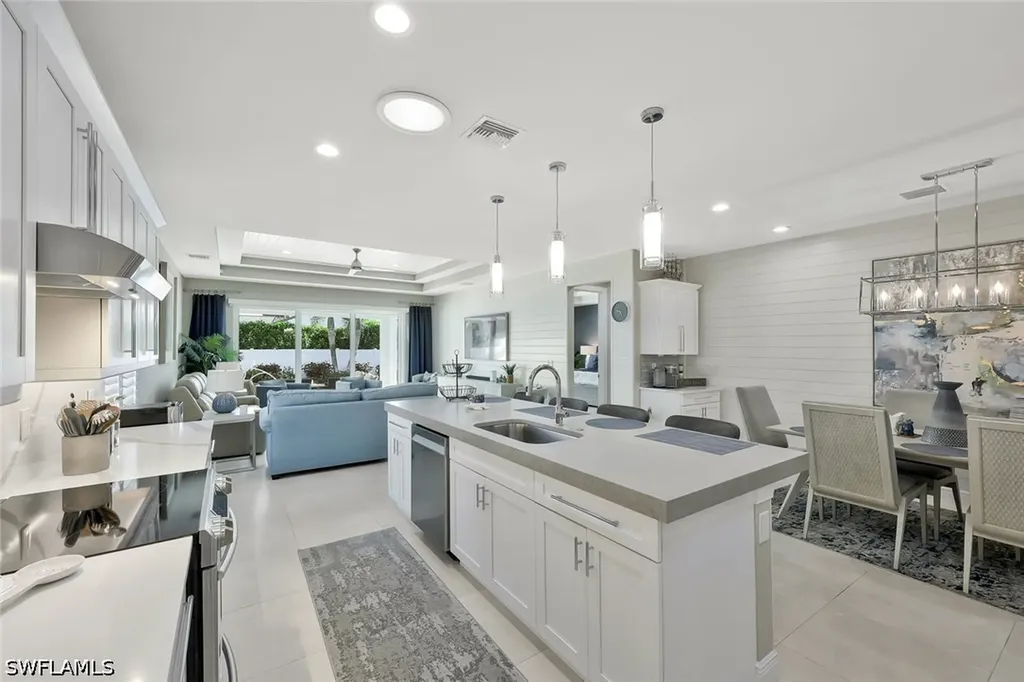 715 102nd Avenue N Naples FL 34108