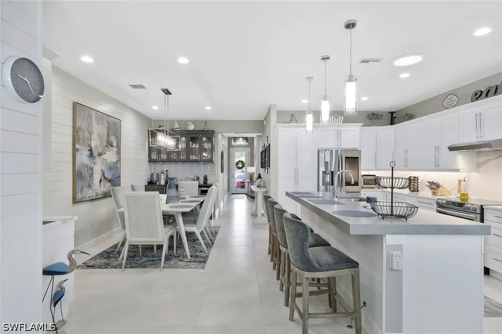 715 102nd Avenue N Naples FL 34108