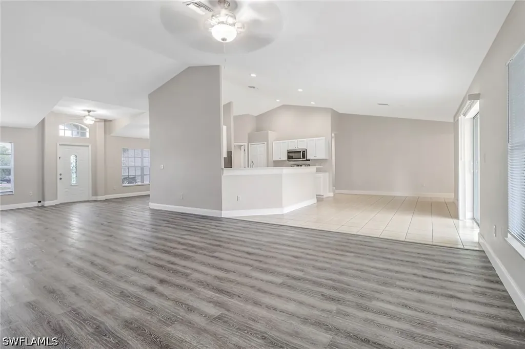 4490 10th Street NE Naples FL 34120