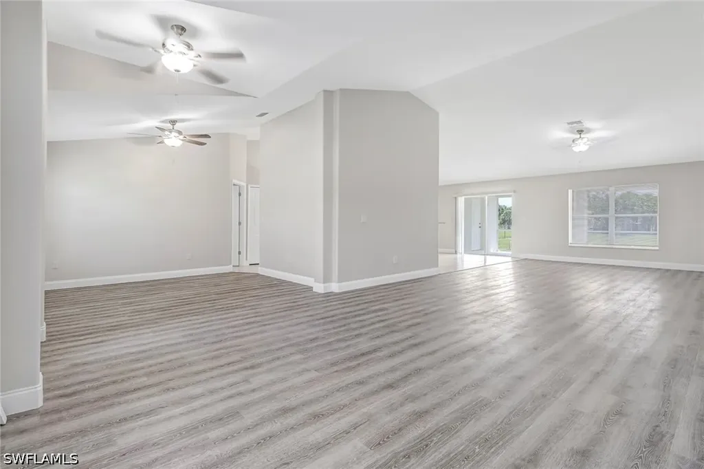 4490 10th Street NE Naples FL 34120