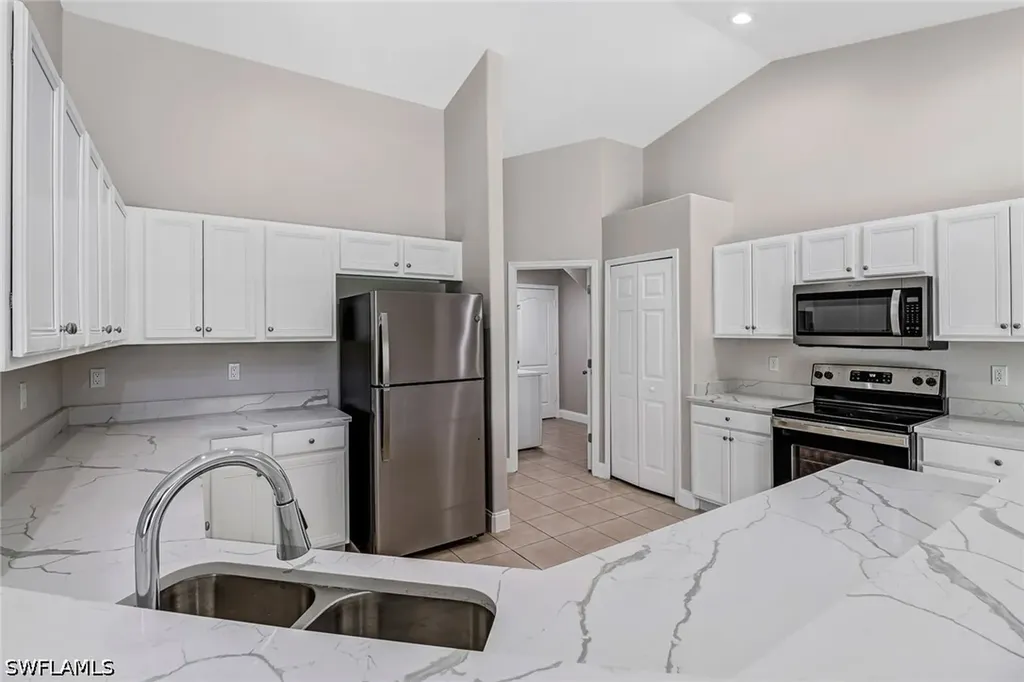 4490 10th Street NE Naples FL 34120