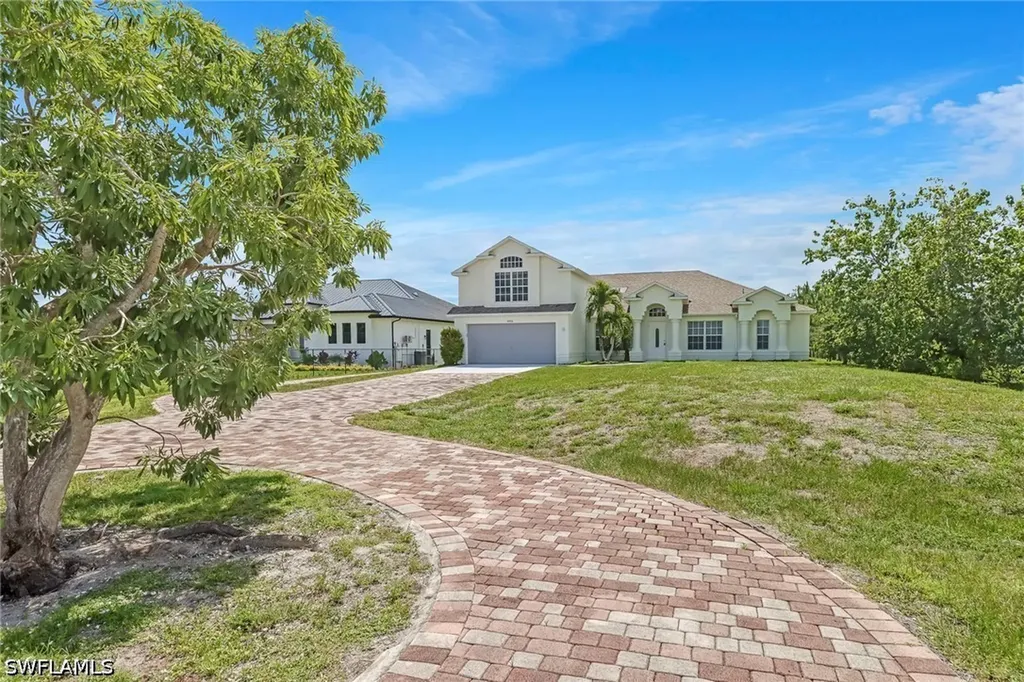 4490 10th Street NE Naples FL 34120