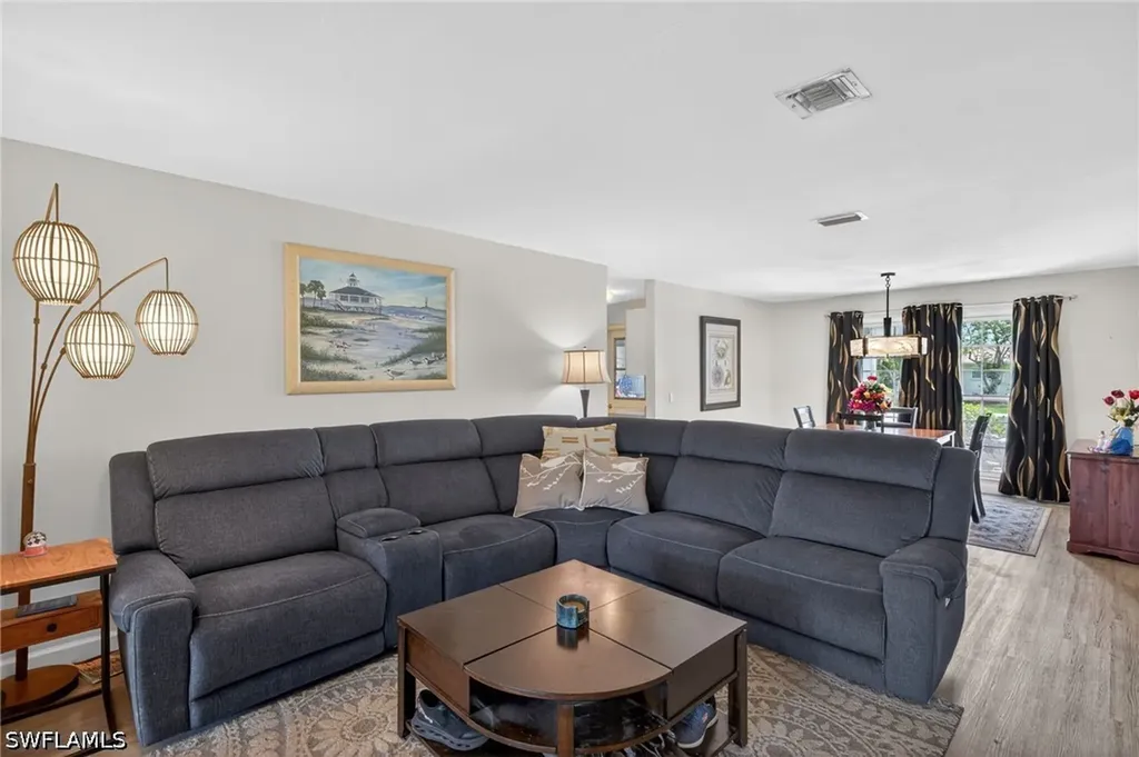 3848 SE 7th Place Cape Coral FL 33904