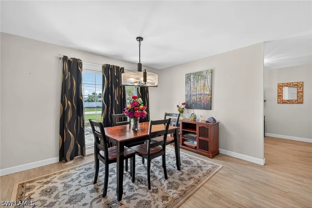 3848 SE 7th Place Cape Coral FL 33904