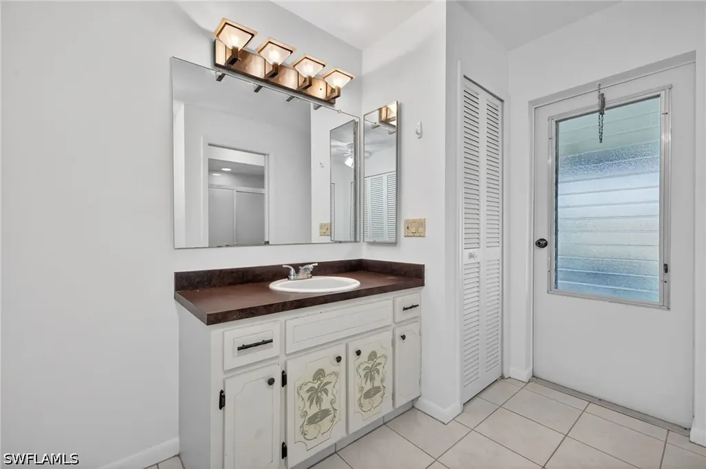 3848 SE 7th Place Cape Coral FL 33904