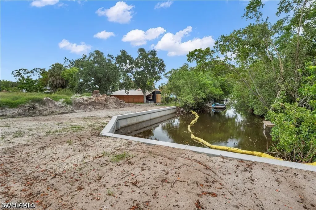 3423 Canal Street Naples FL 34112