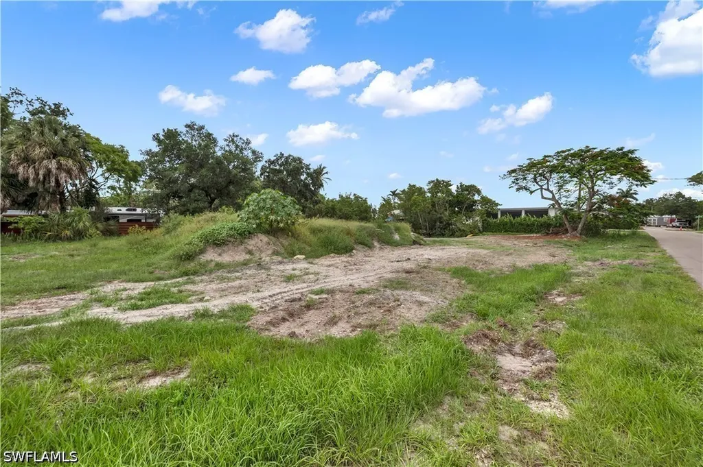 3423 Canal Street Naples FL 34112