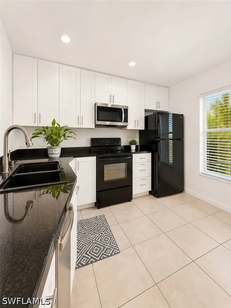 1895 Courtyard Way Naples FL 34112