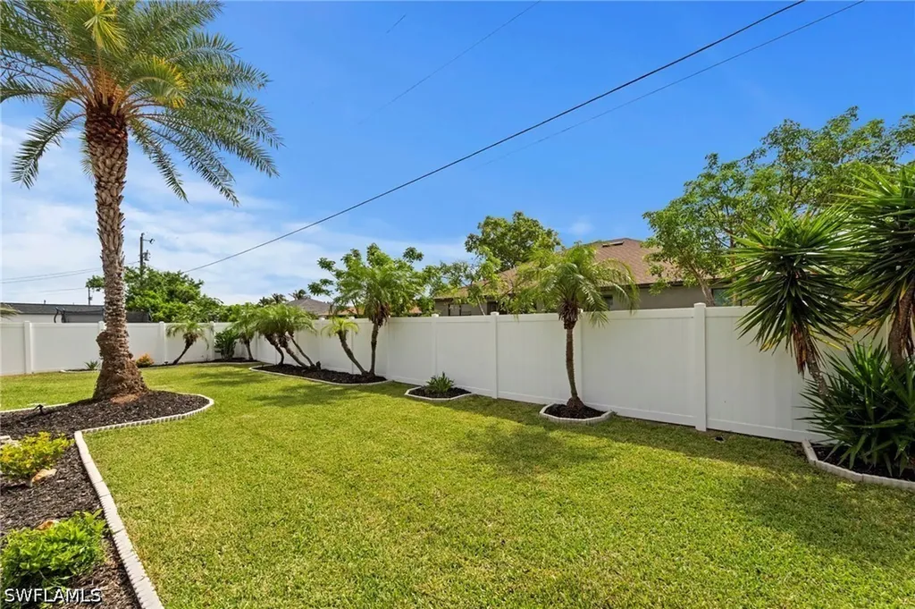 3923 SW 1st Avenue Cape Coral FL 33914