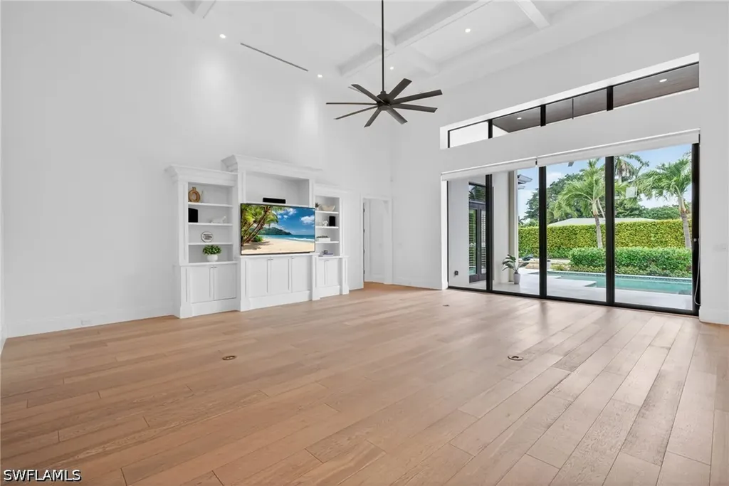 2140 Tarpon Road Naples FL 34102