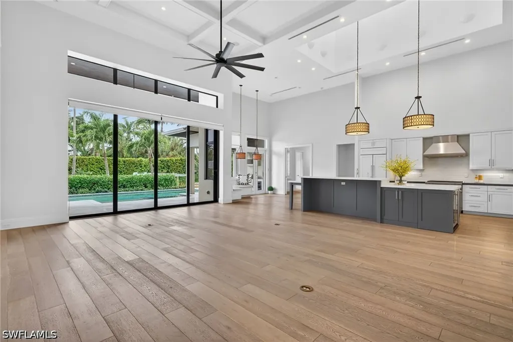 2140 Tarpon Road Naples FL 34102