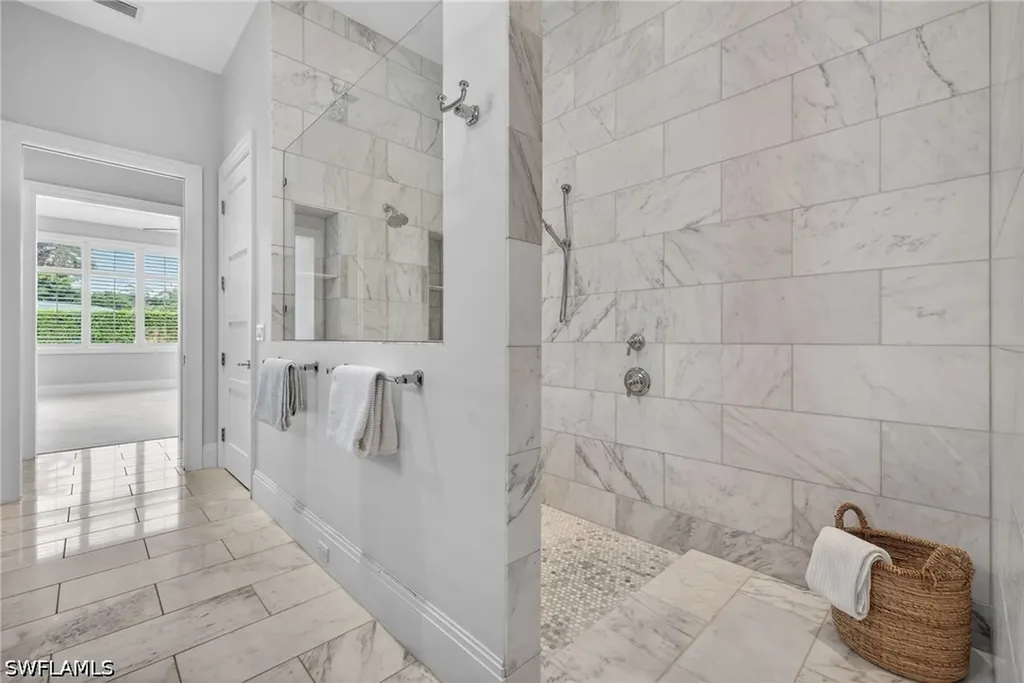 2140 Tarpon Road Naples FL 34102