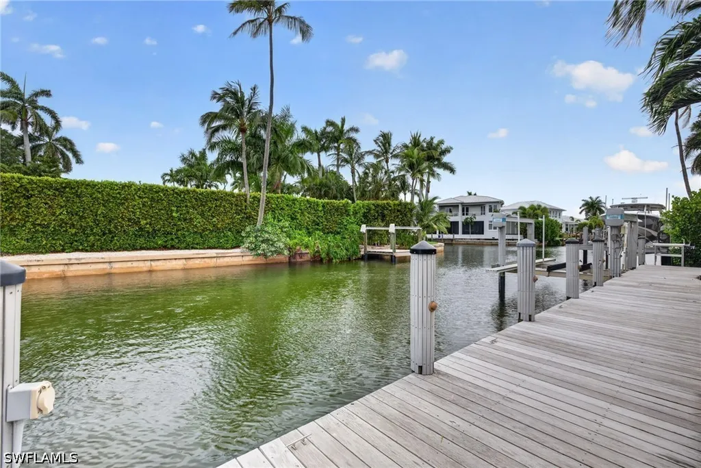 2140 Tarpon Road Naples FL 34102