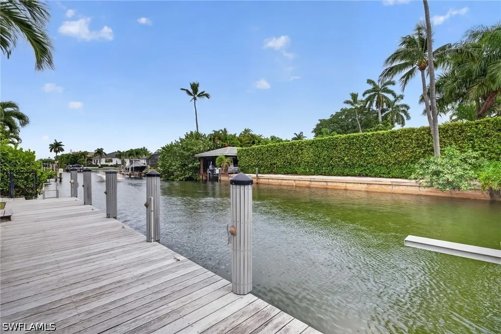 2140 Tarpon Road Naples FL 34102