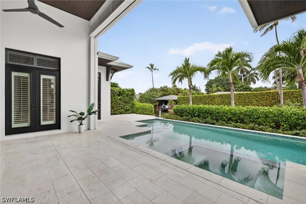 2140 Tarpon Road Naples FL 34102
