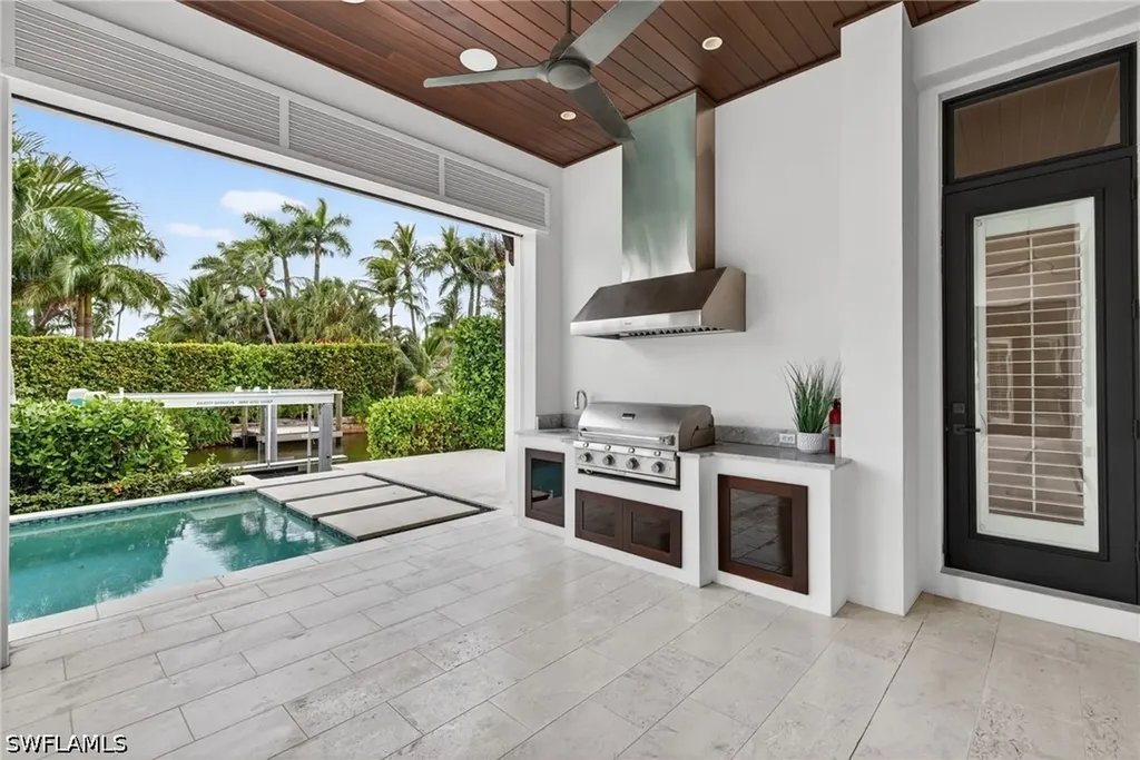2140 Tarpon Road Naples FL 34102