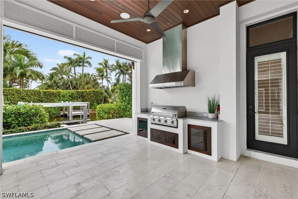 2140 Tarpon Road Naples FL 34102