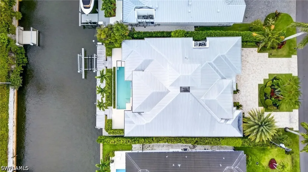 2140 Tarpon Road Naples FL 34102