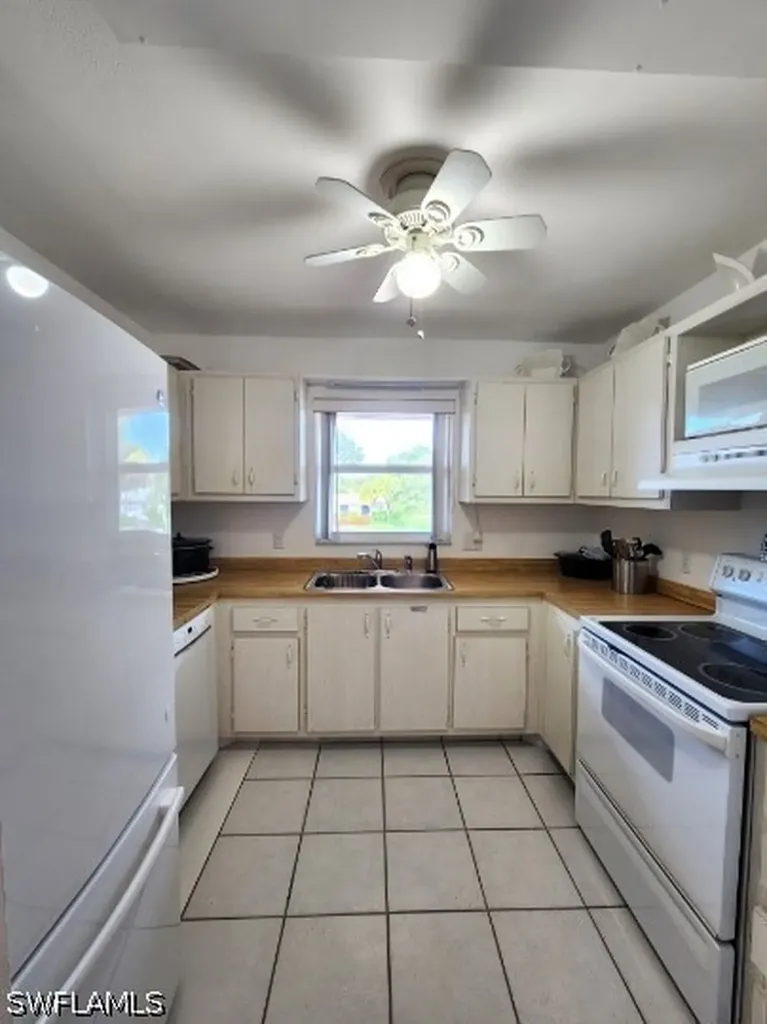 2000 Alamanda Drive Naples FL 34102