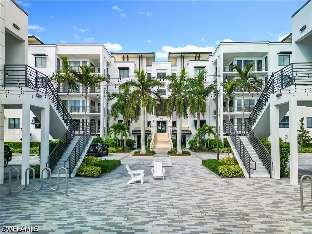 1125 Central Avenue Naples FL 34102