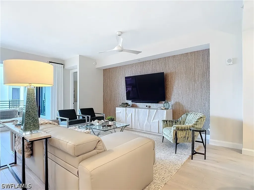 1125 Central Avenue Naples FL 34102
