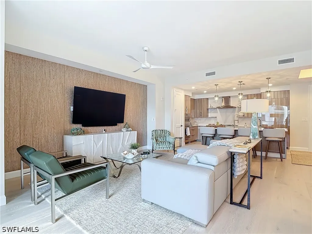 1125 Central Avenue Naples FL 34102