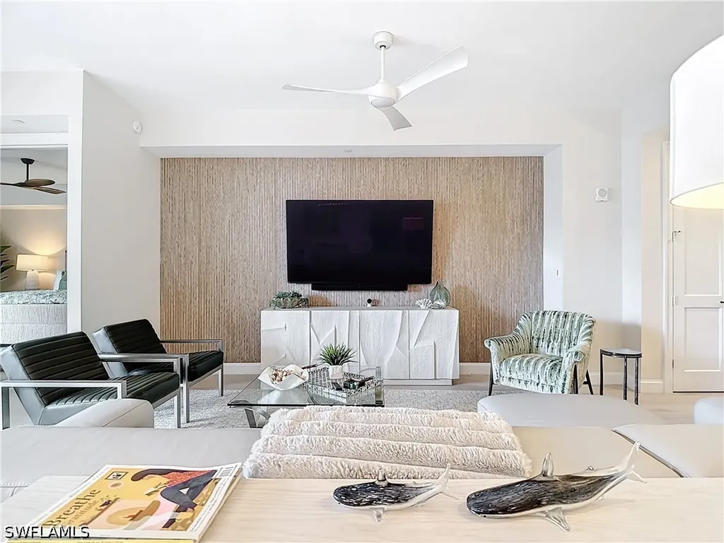 1125 Central Avenue Naples FL 34102
