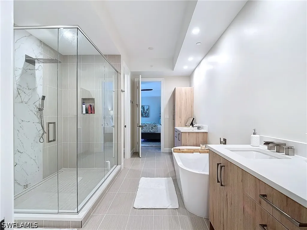 1125 Central Avenue Naples FL 34102