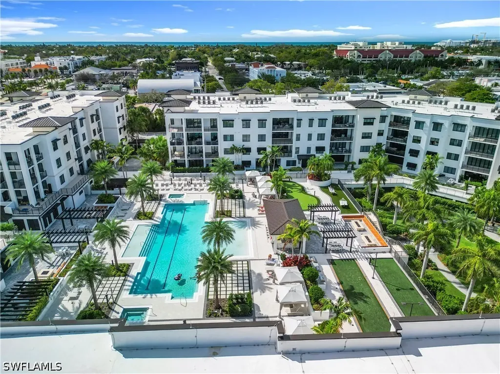 1125 Central Avenue Naples FL 34102