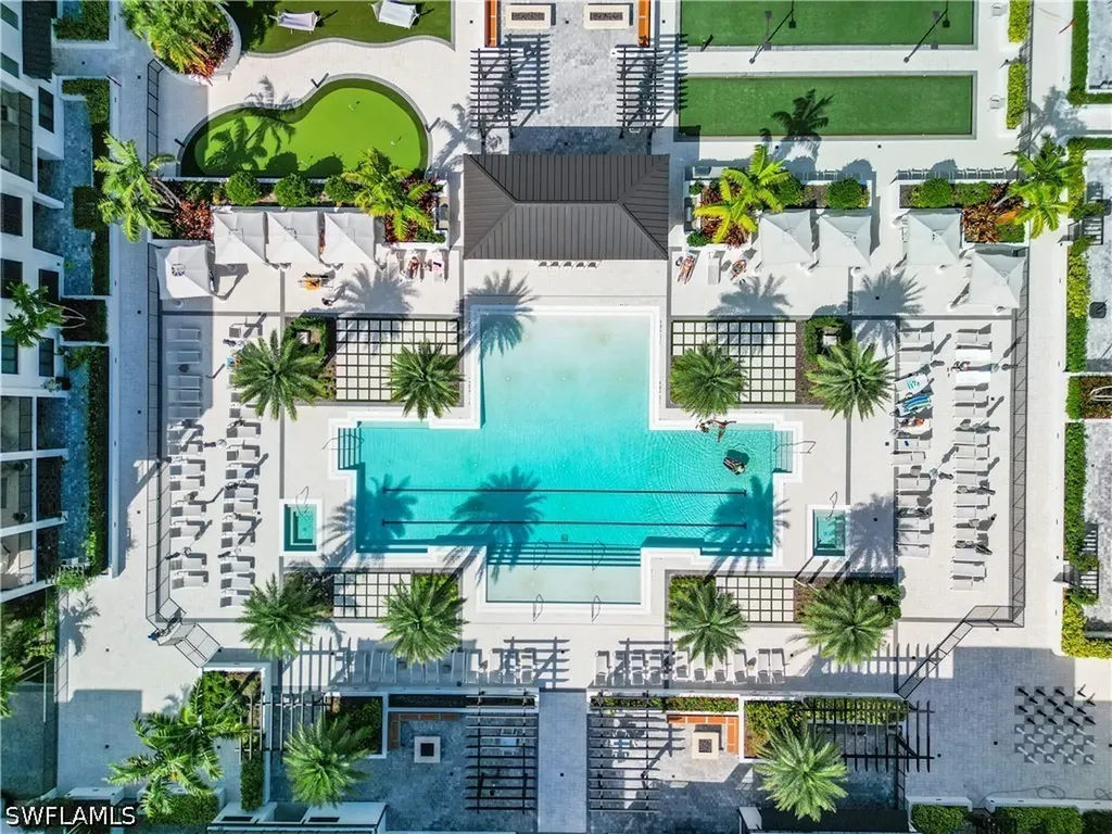 1125 Central Avenue Naples FL 34102