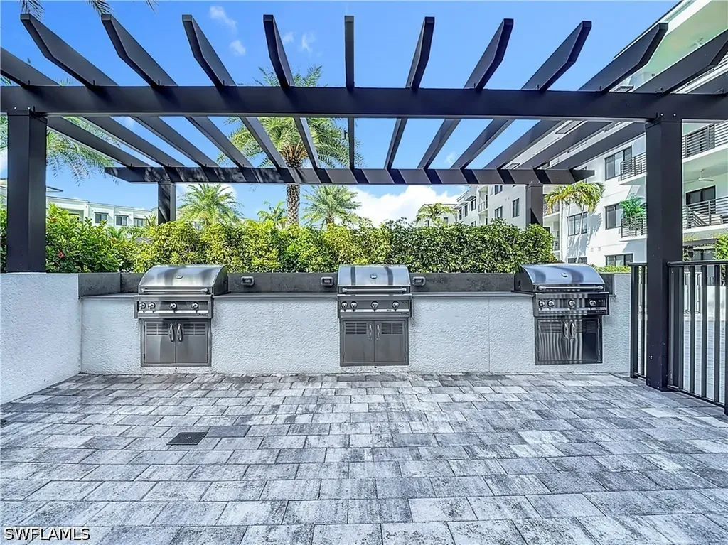 1125 Central Avenue Naples FL 34102