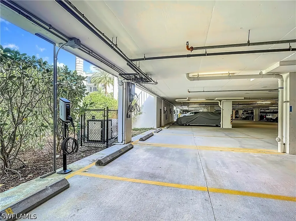 1125 Central Avenue Naples FL 34102