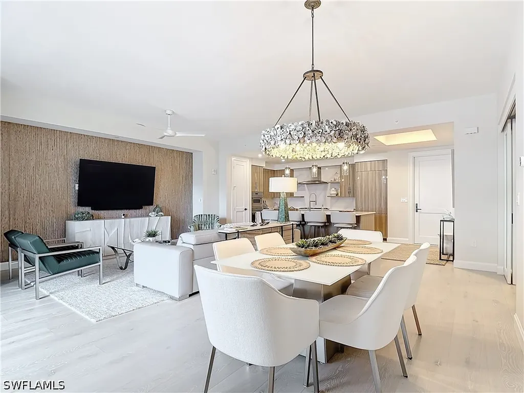 1125 Central Avenue Naples FL 34102
