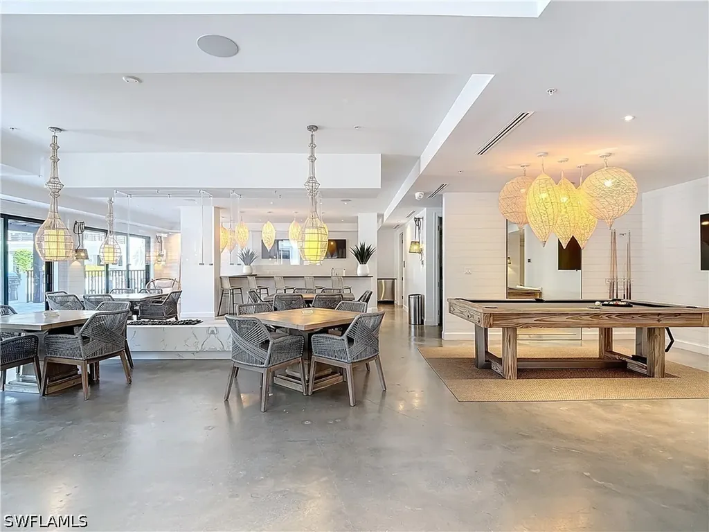 1125 Central Avenue Naples FL 34102