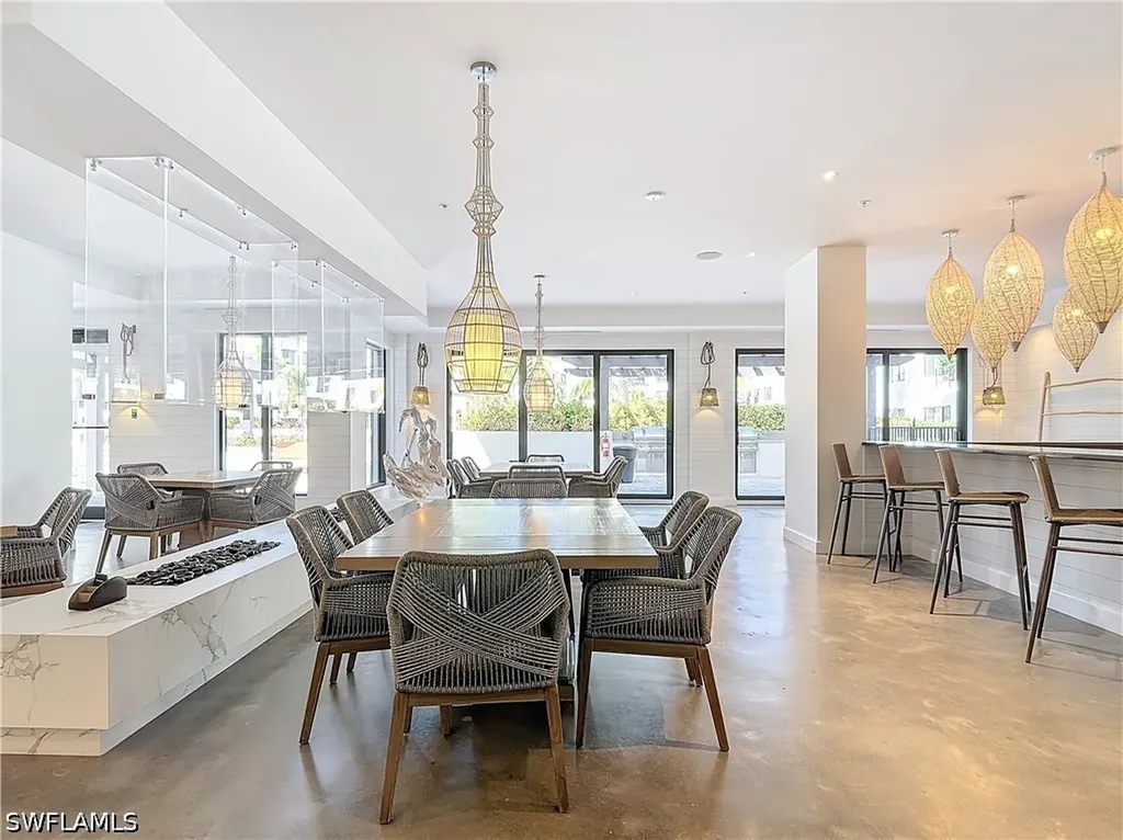 1125 Central Avenue Naples FL 34102