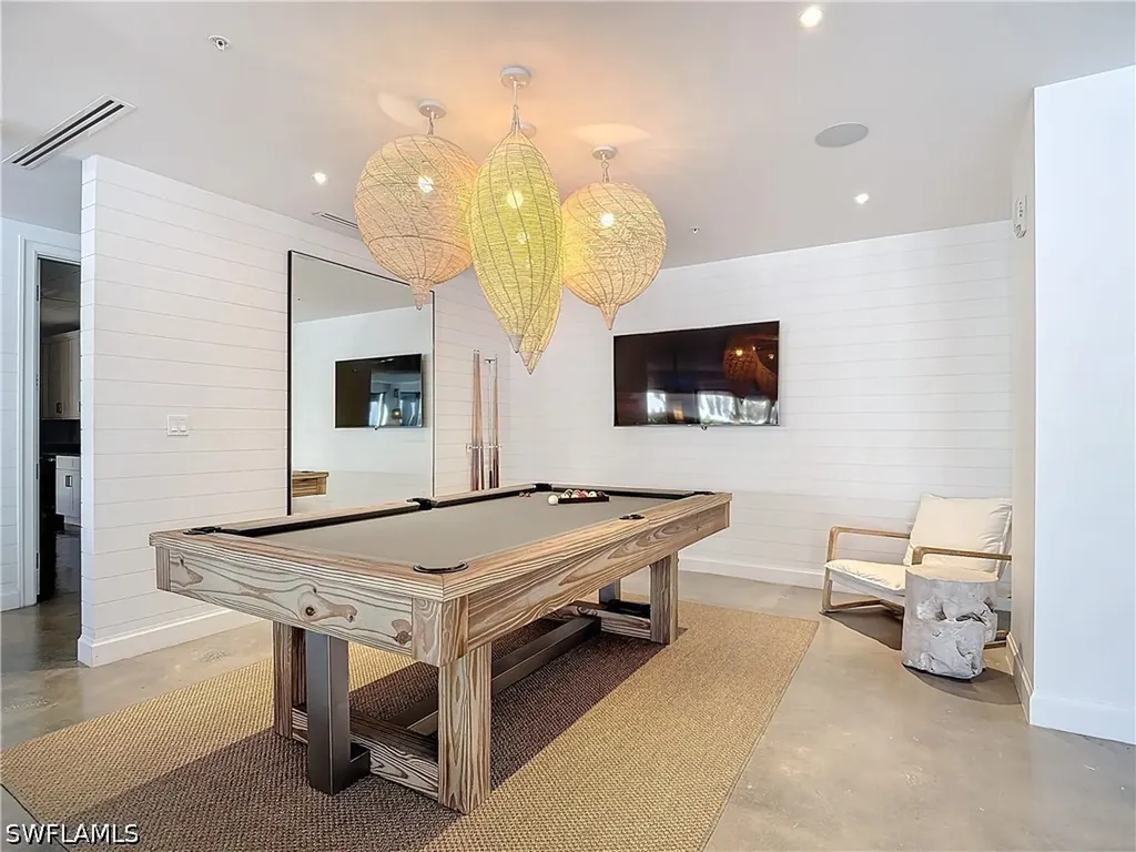 1125 Central Avenue Naples FL 34102