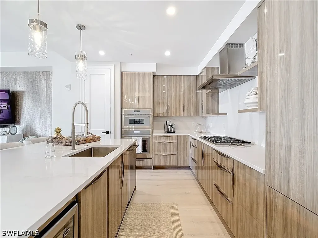 1125 Central Avenue Naples FL 34102