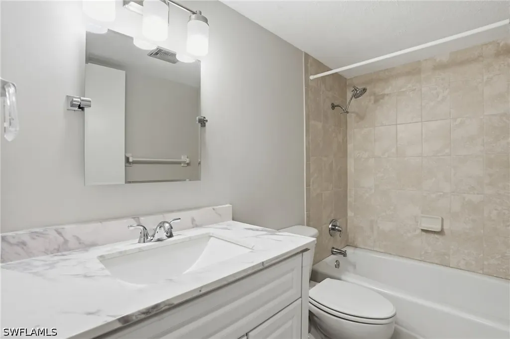 3150 Binnacle Drive Naples FL 34103