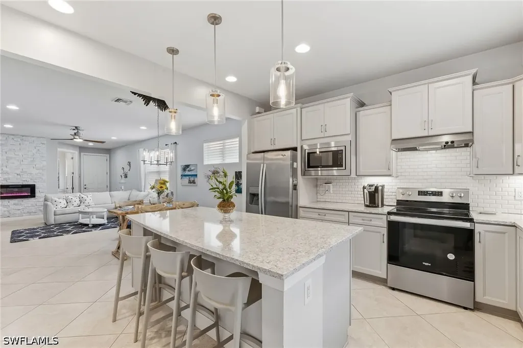 Fort Myers FL, 10947 Glenhurst Street