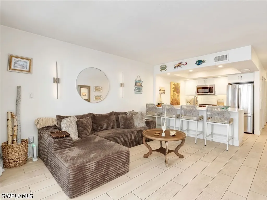 260 Southbay Drive Naples FL 34108