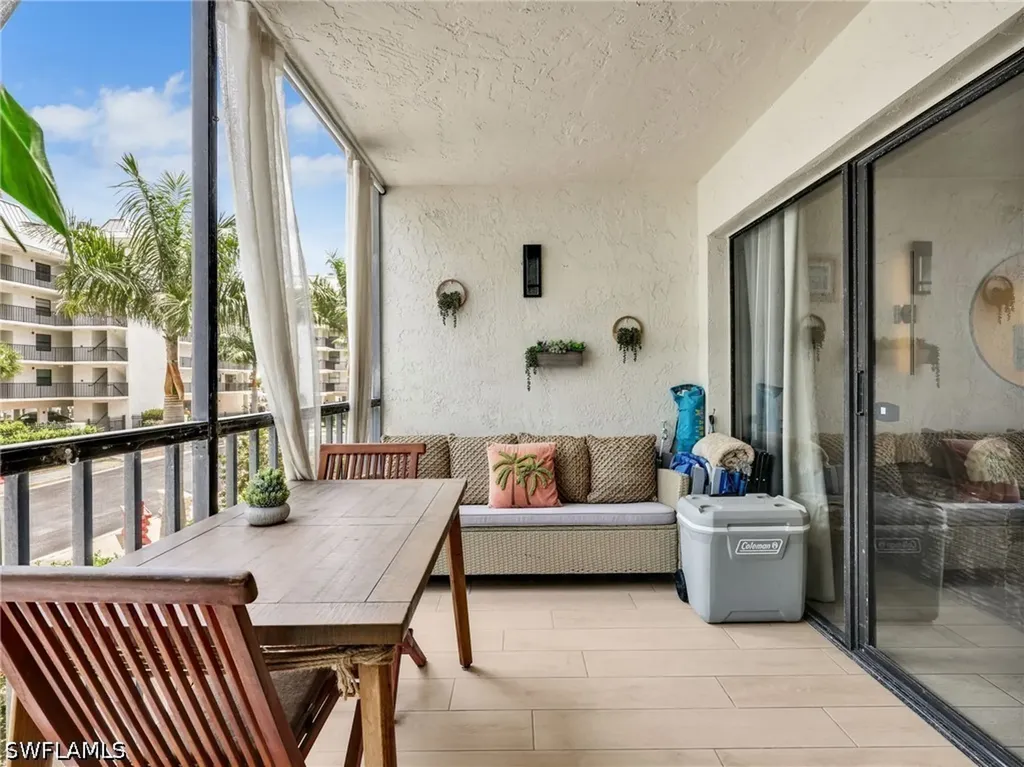 260 Southbay Drive Naples FL 34108