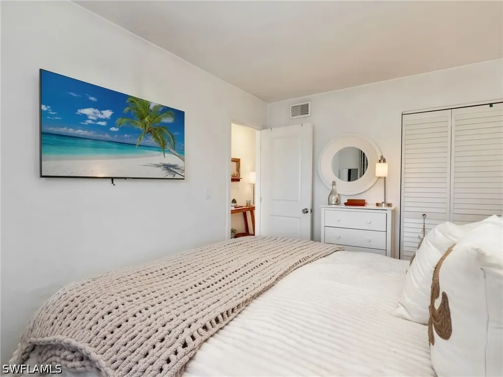260 Southbay Drive Naples FL 34108
