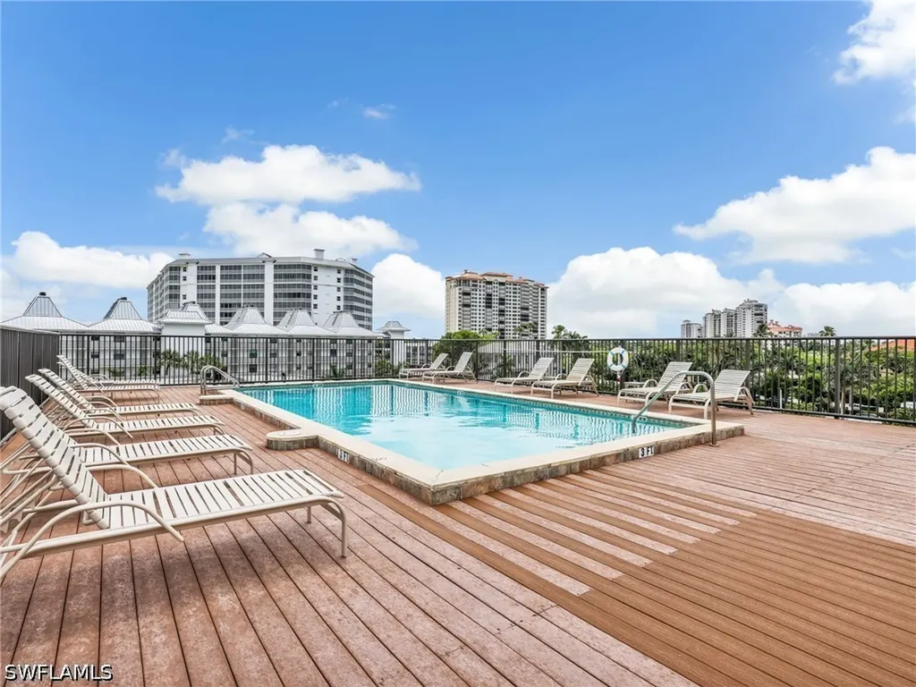 260 Southbay Drive Naples FL 34108