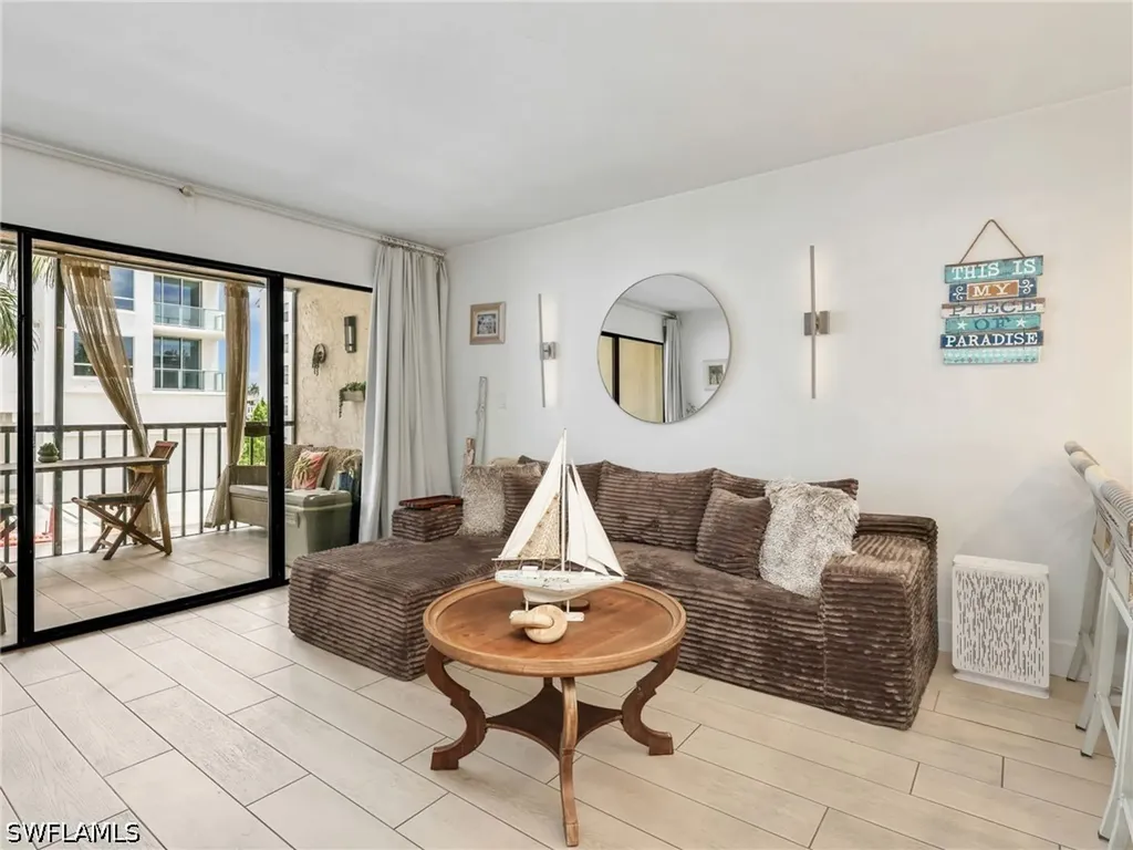 260 Southbay Drive Naples FL 34108